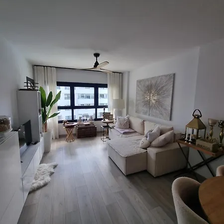 Beautiful New In Apartment *